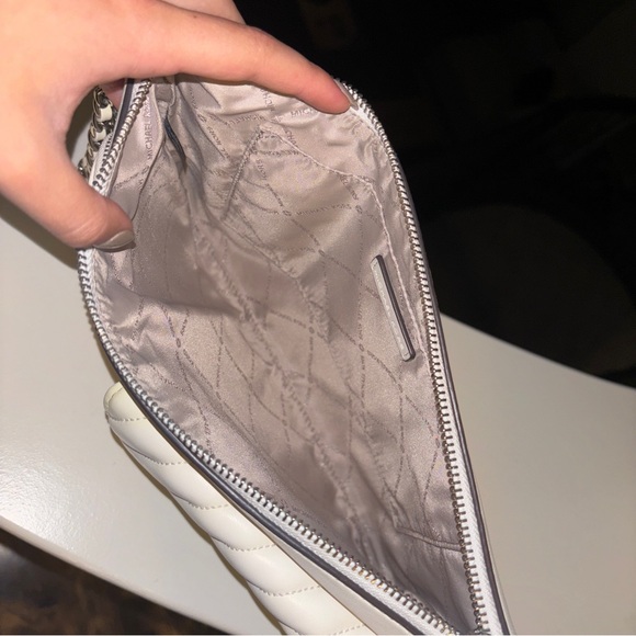 White leather Michael Kors Wristlet Clutch - Picture 4 of 5